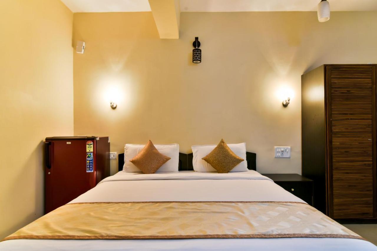 Baga Fantacia Beach Inn Калангут Экстерьер фото