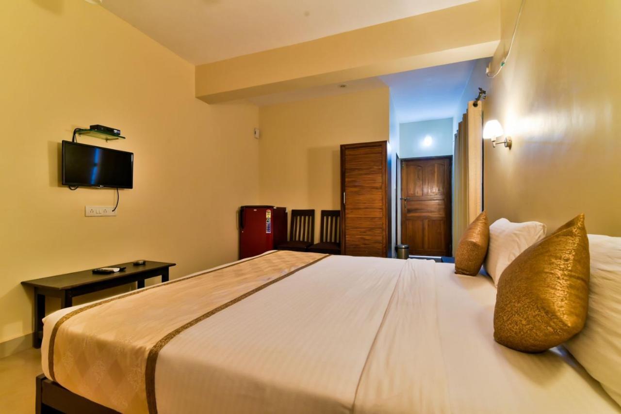 Baga Fantacia Beach Inn Калангут Экстерьер фото