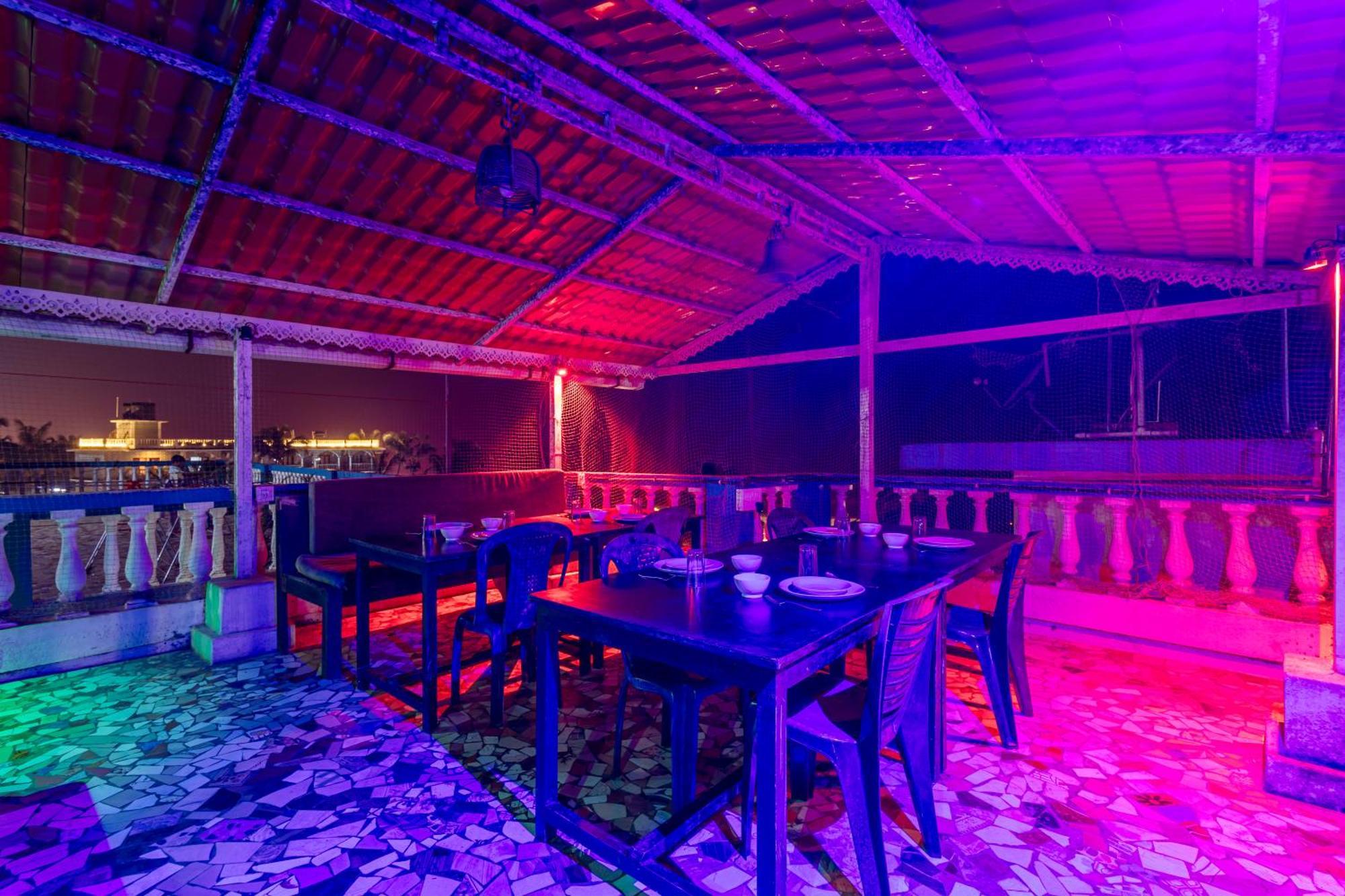 Baga Fantacia Beach Inn Калангут Экстерьер фото